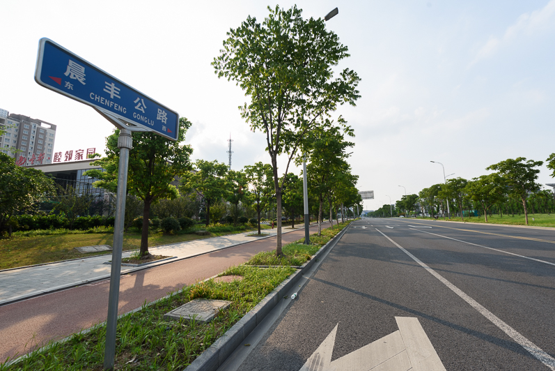 兰凤路、竹风路、荷风路、老张扬公路、晨丰路、香山环山路路灯安装工程1